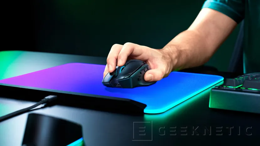 Geeknetic Basilisk V4 Pro and V4 HyperSpeed: Razer updates its ergonomic mice with 8,000 Hz 2