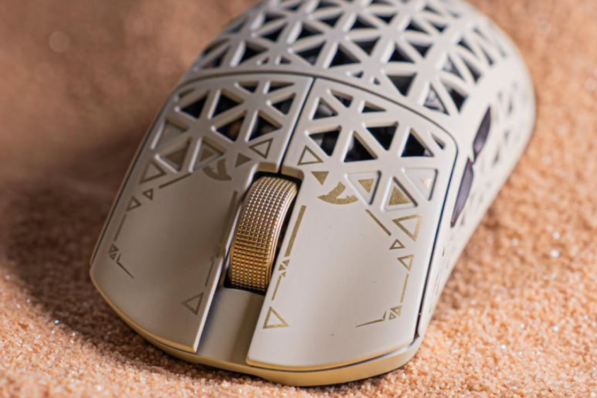 ATTACK SHARK presents the R5 TURBO mouse with carbon fiber and a 60,000 DPI sensor capable of reaching 8,000 Hz polling