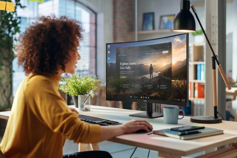 Philips presents the 27E3C2500 and 32E3C2500 curved monitors with QHD and 144 Hz VA panel
