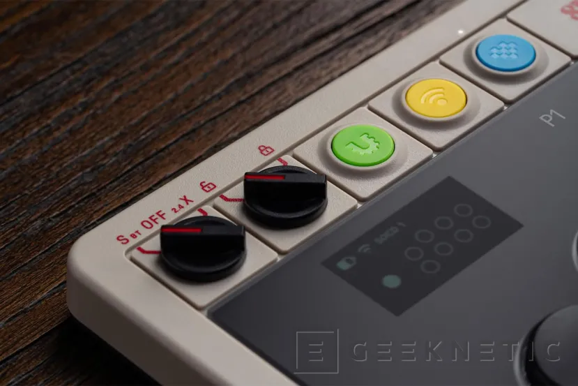 Geeknetic 8BitDo launches the Arcade Controller Pro for $119.99 with its own screen and 2 interchangeable switches