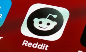 Goodbye to vibe coding with AI in free software? The restrictive regulations of r/opensource that divide Reddit and spark controversy