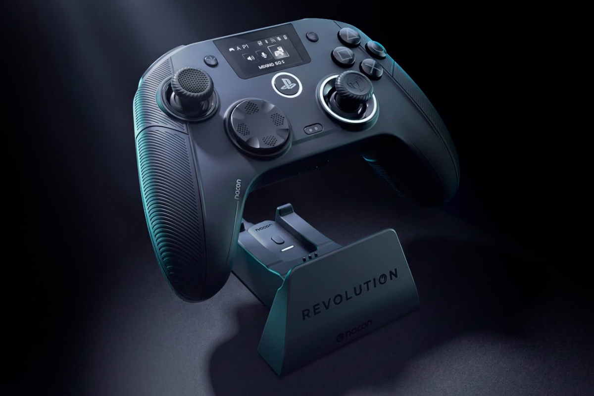 Nacon announces the Revolution 5 Unlimited controller with integrated screen and TMR joysticks for 199.99 euros