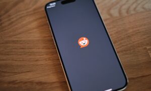 Reddit loses more than a million weekly visits from search engines and responds with mandatory login