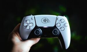 Sony wants to squeeze users with more micropayments in games thanks to a contactless system for credit cards integrated into the controller